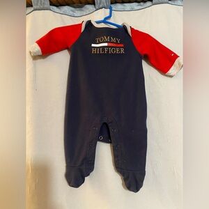 Tommy Hilfiger one piece outfit 0 to 3 months (s8)